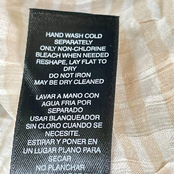 Chico’s Travelers Collection Beige Sheer Lace Crinkle Open-Front Tunic Size 2(L) - Picture 12 of 13